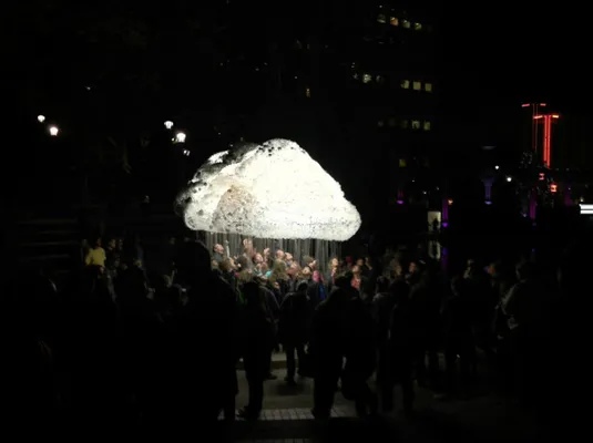 An Interactive Cloud Made of 6,000 Light Bulbs — Colossal