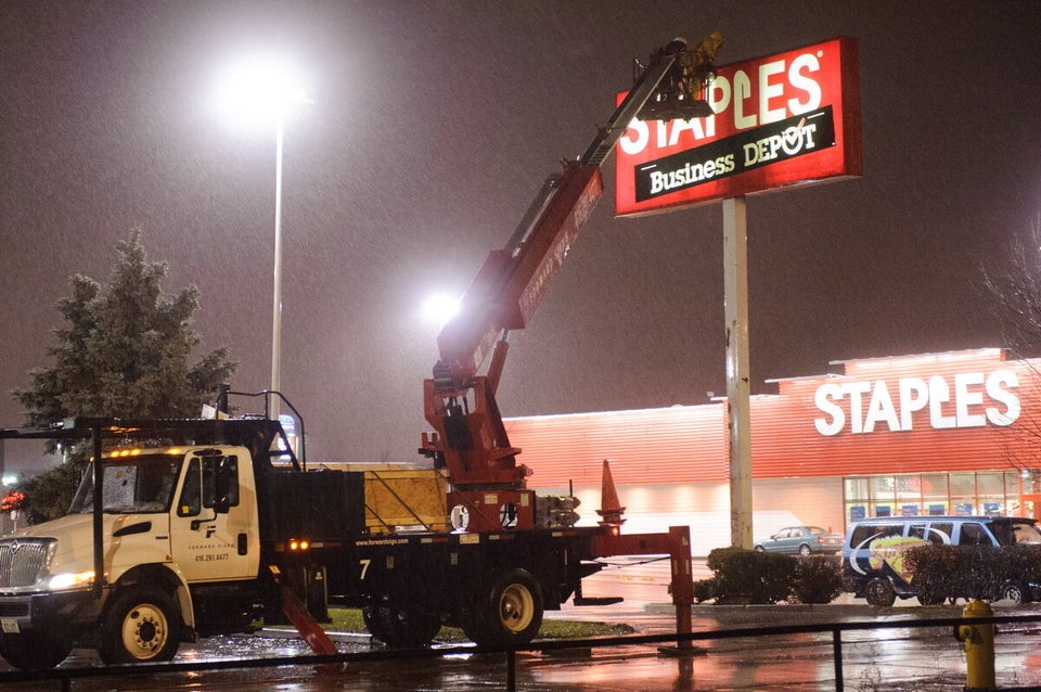 Sign kills Toronto woman