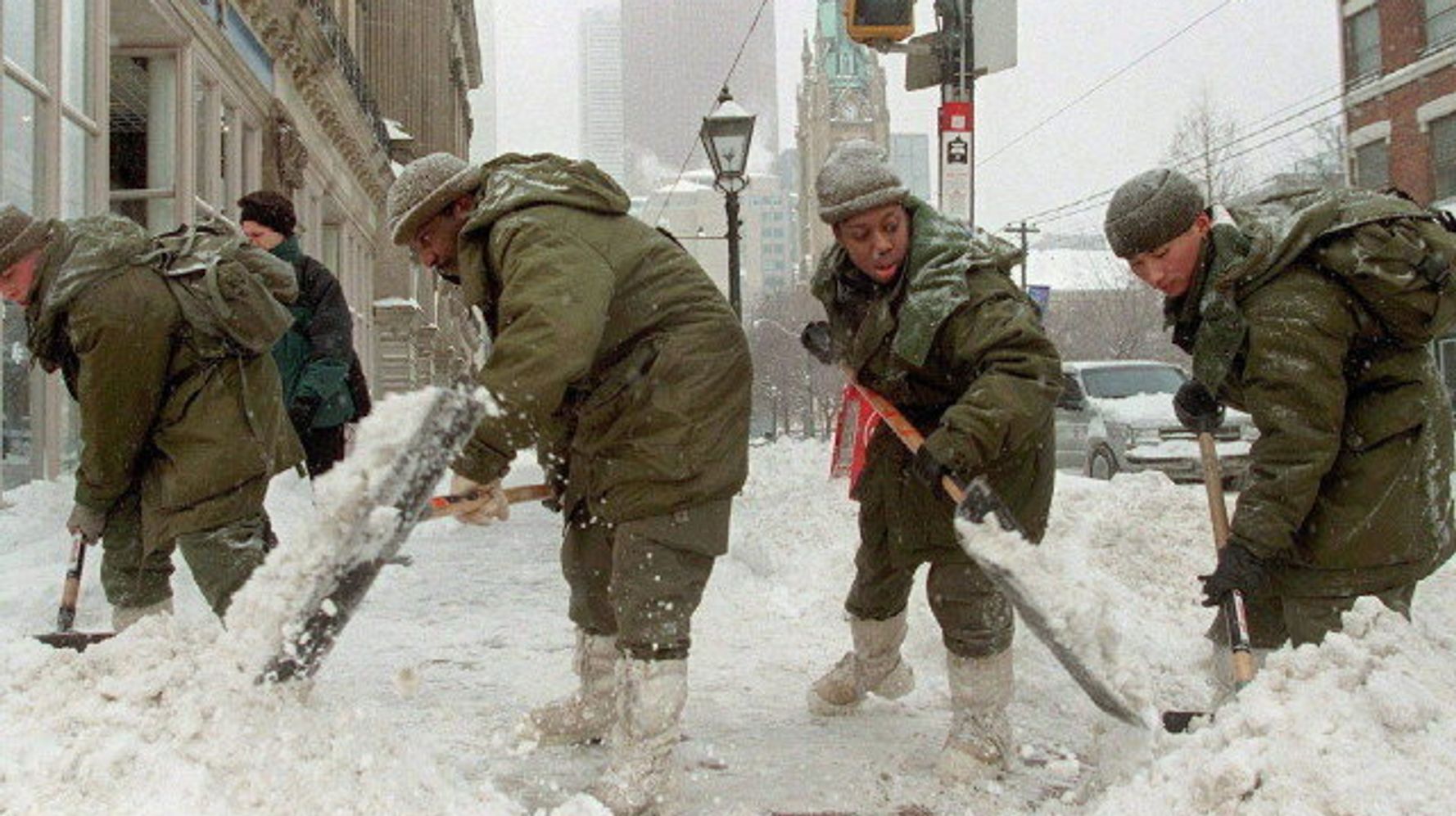 Canadians make fun of Toronto for calling the army after 1999 snowstorm