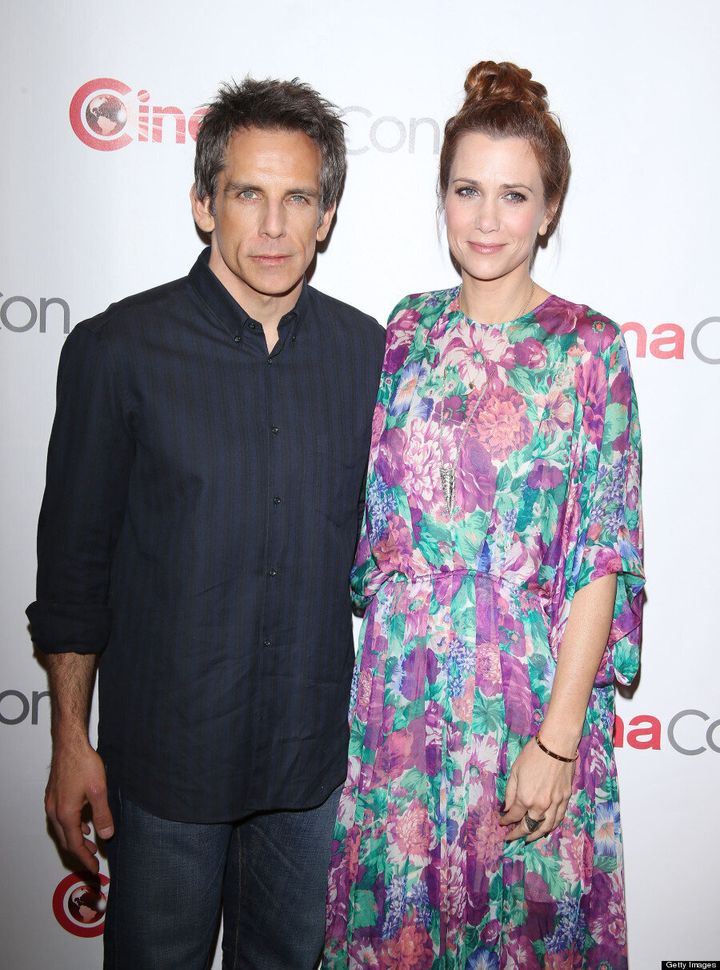 Kristen Wiig Overwhelmed By Floral Dress At CinemaCon (PHOTOS ...