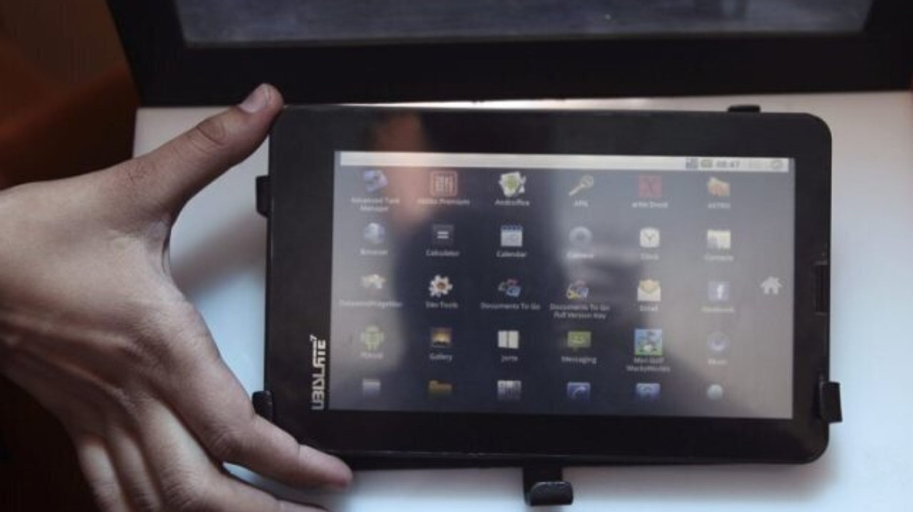 Aakash, 47 Tablet PC Made By Canadian Entrepreneurs, Sells 1.4 Million