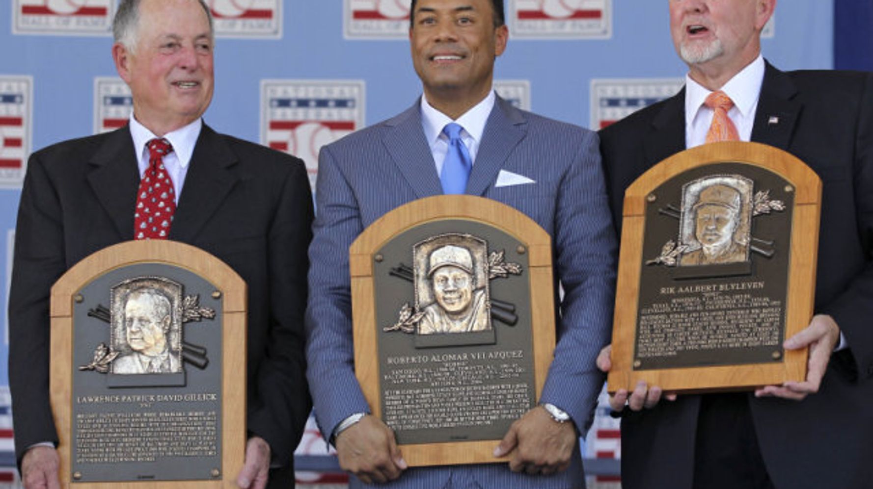 Jays take down Alomar banner, remove his name from Level of