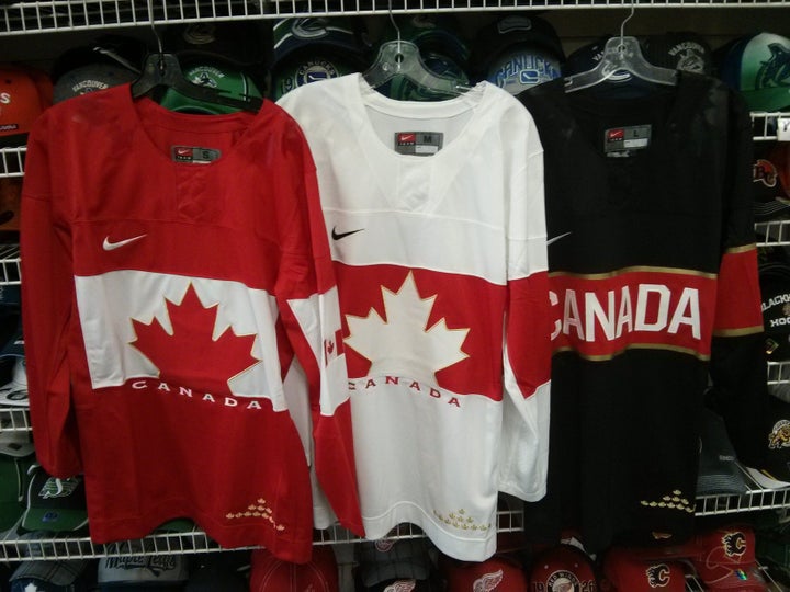 Team Canada unveils 2014 Olympic hockey jersey