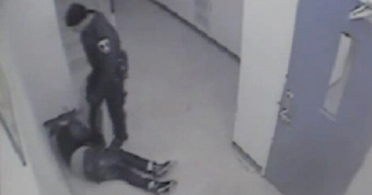 Police Officers Alleged Assault Caught On Video Huffpost Canada