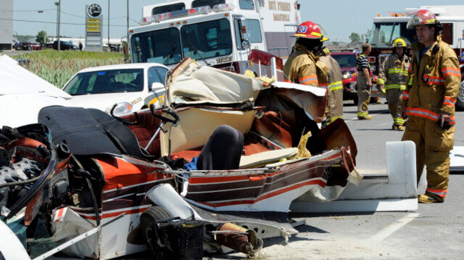Plane Crash Near Montreal Small Plane Makes Crash Landing On Highway