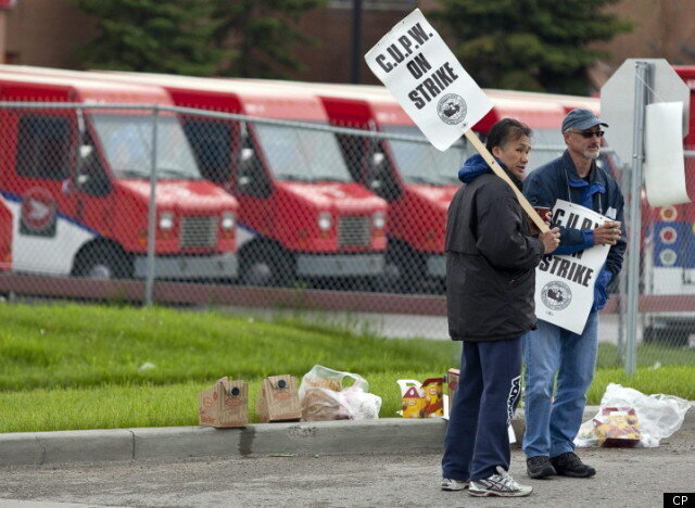 Striking Canada Post Workers Seek Public Support | HuffPost Null