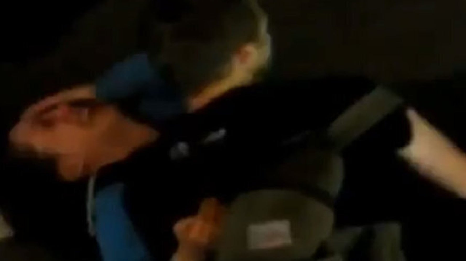Horno tofu Rendición Kissing Couple Video: Footage Emerges of Vancouver Riot Couple, Scott Jones and Alex Thomas (VIDEO) | HuffPost News Horno tofu Rendición Kissing Couple Video: Footage Emerges of Vancouver Riot Couple, Scott Jones and Alex Thomas (VIDEO) | HuffPost News