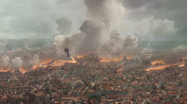 Drogon et Daenerys mettent la ville à feu et à