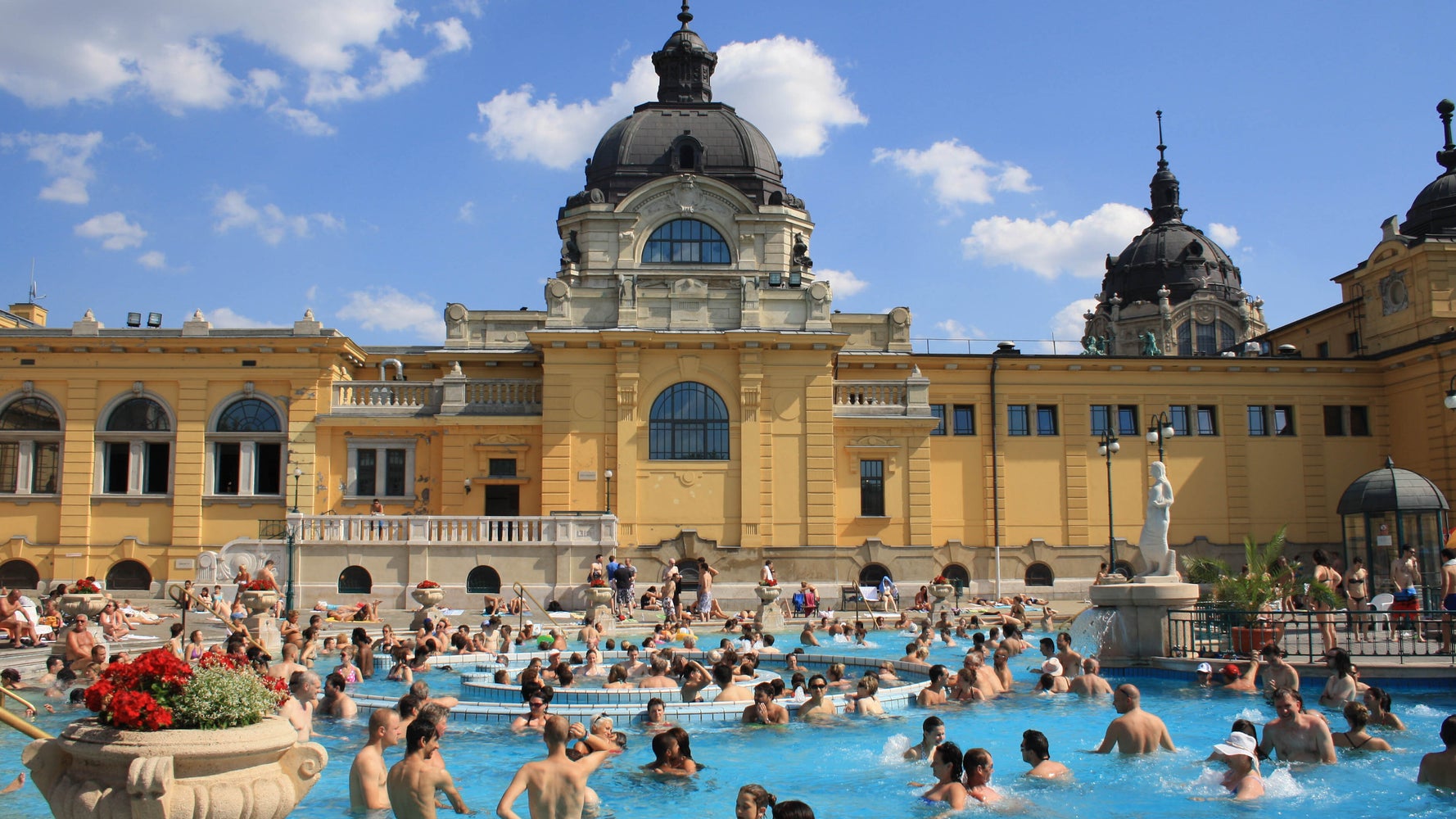 What Those Budapest Bathhouses Are Really Like HuffPost Canada News