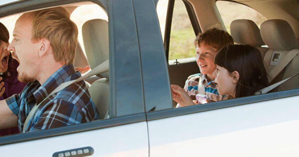 Нужно ли спорить. Journey on the car with children.