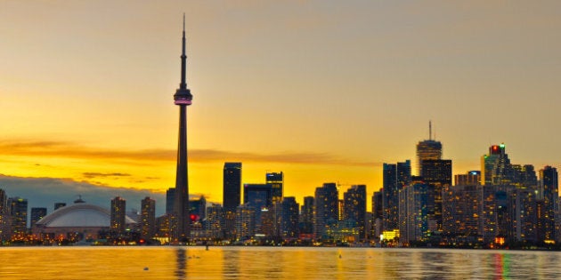 toronto skyline at sunset