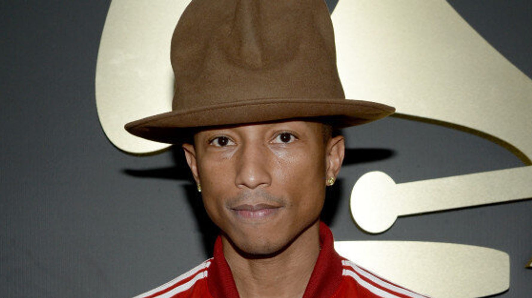 Indien kedel Derbeville test Pharrell Williams' Mountie Hat On Grammys Red Carpet Is A Fashion Do-Right  | HuffPost News