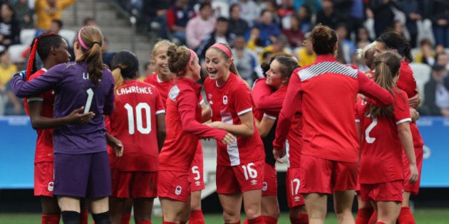 2016 Rio Olympics - Soccer - Preliminary - Women's First Round - Group F Canada v Australia - Corinthians Arena - Sao Paulo, Brazil - 03/08/2016. Canada's players celebrate victory. REUTERS/Paulo Whitaker FOR EDITORIAL USE ONLY. NOT FOR SALE FOR MARKETING OR ADVERTISING CAMPAIGNS.