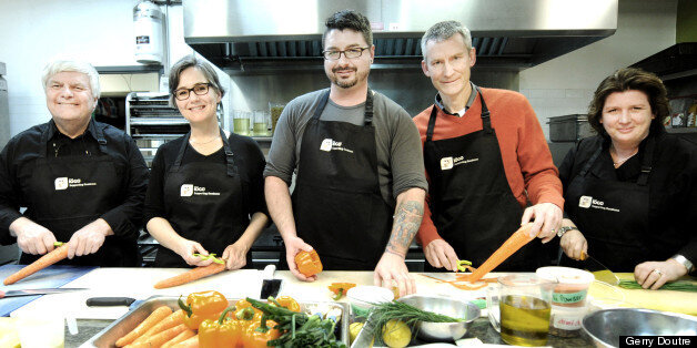 How Community Kitchens Help Canadian Families HuffPost Canada News   5cd9d8b024000058007ec25b 