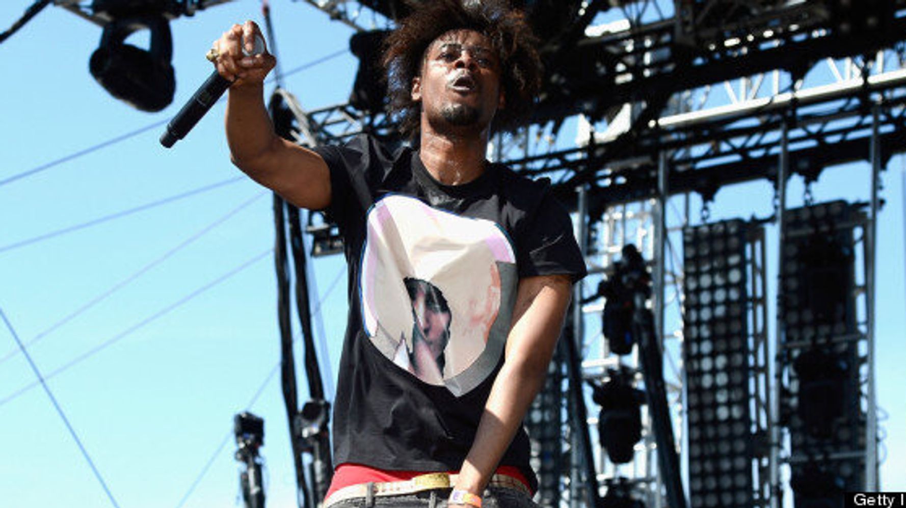 Danny Brown Receives Oral Sex From Fan On Stage, Keeps Rapping | HuffPost  News