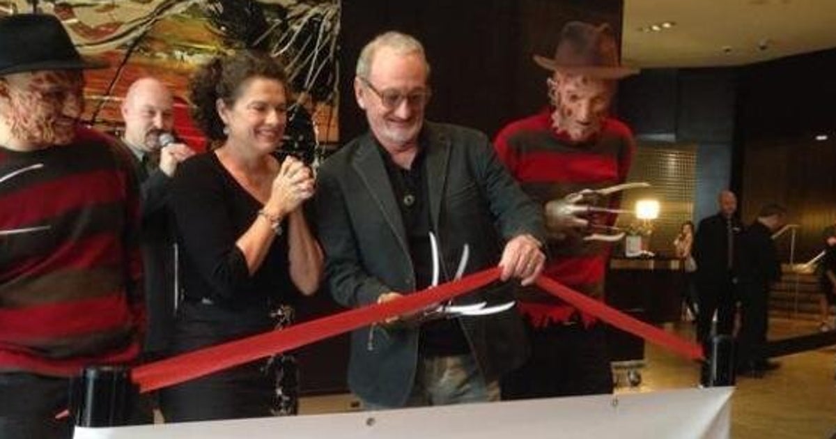 Fan Expo Canada Day 1 & 2: Adam West, Robert Englund And Stan Lee ...