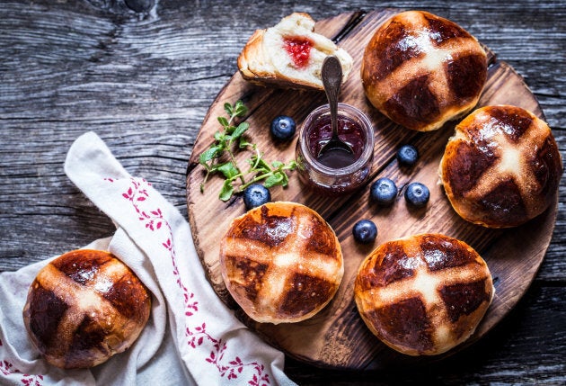 Queen Elizabeth I passed a law limiting the sale of these delicious buns.