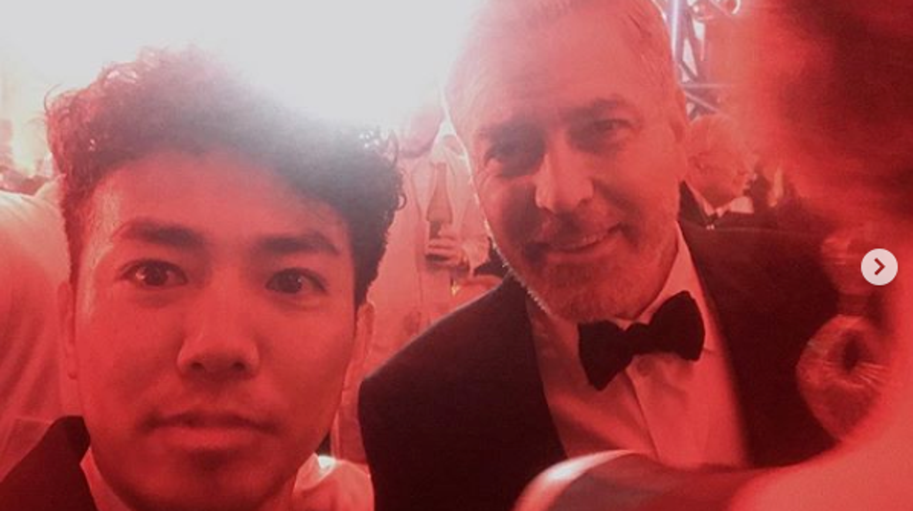 ピースの綾部祐二 俳優ジョージ クルーニーと2ショットを公開 ハフポスト ピースの綾部祐二 俳優ジョージ クルーニーと2ショットを公開 ハフポスト