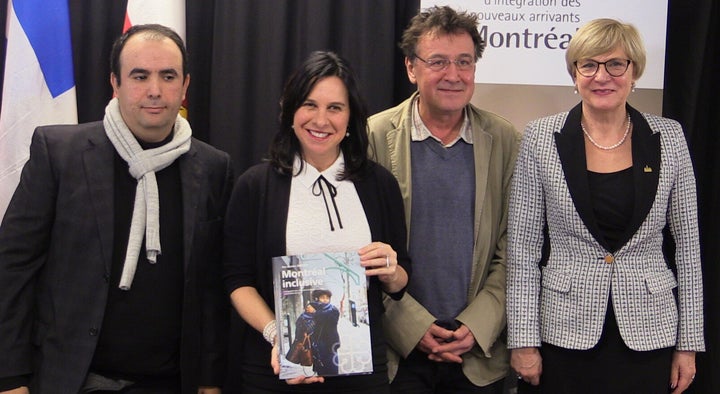 Valérie Plante (centre) et Magda Popeanu (droite) lors de la présentation du plan Montréal Inclusive.