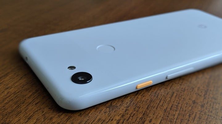 The design of the Google Pixel 3a XL hasn't evolved, and it is still extremely functional, which some people might find boring.