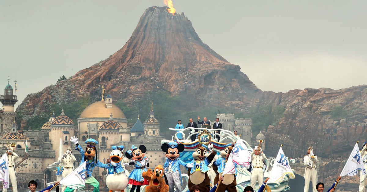 東京ディズニーシーの ビックバンドビート 2階席からの落下物で鑑賞客が怪我 過去にも例がないほどレアなケース ハフポスト
