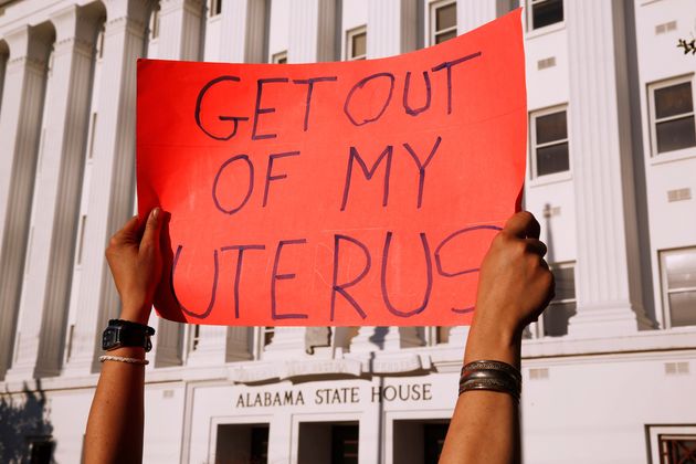 Απαγορεύονται οι εκτρώσεις ακόμα και σε θύματα βιασμού αγαπητή