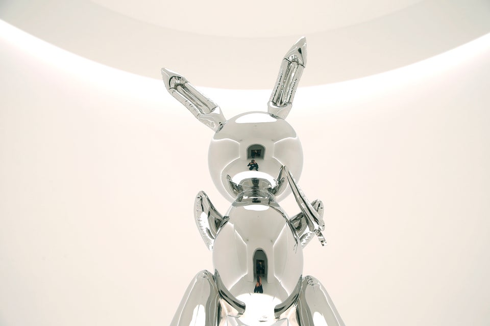 "Rabbit" – Il coniglietto di Jeff Koons venduto a 90 milioni di dollari. È l’artista vivente più pagato della storia