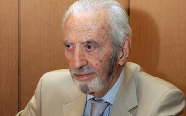 O πατέρας της, Δημήτρης Μπέης, απεβίωσε στις 25 Οκτωβρίου του 2012.