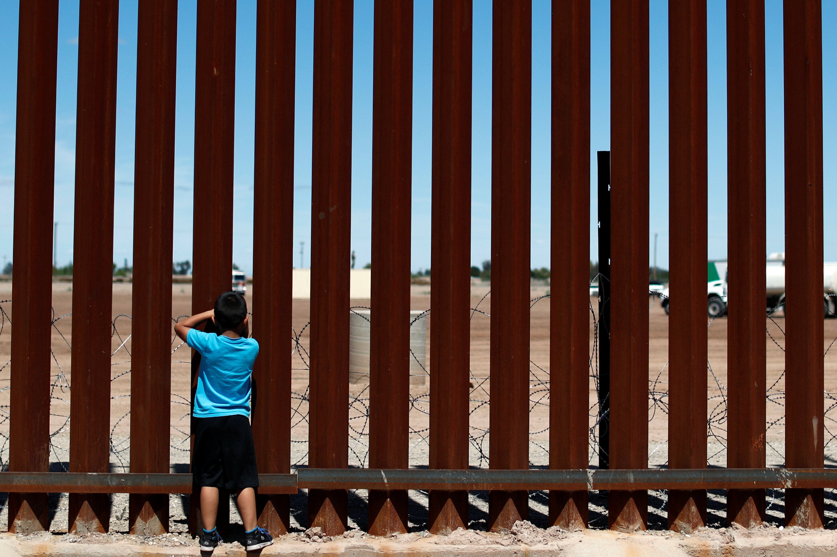 19 Former GOP Lawmakers Back Suit Against Trump's Grab For Border Wall Funding