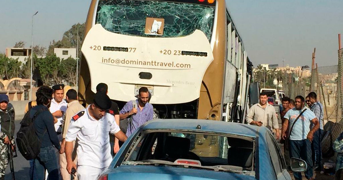 Bomb Explosion Near Egypt's Giza Pyramids Injures 17 People | HuffPost ...