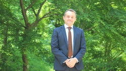 イラン出身で「日本のサラリーマン」10年余。石野シャハランさんが訴えた「外国人を日本人にしないで」