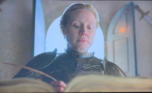 Ser Brienne sporting Bran's new sigil. 