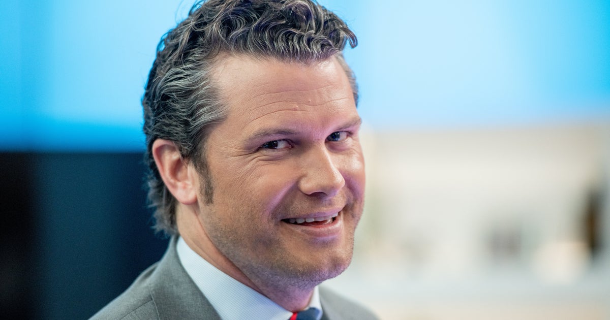 Pete hegseth. Джордж Кларк телеведущий фото.