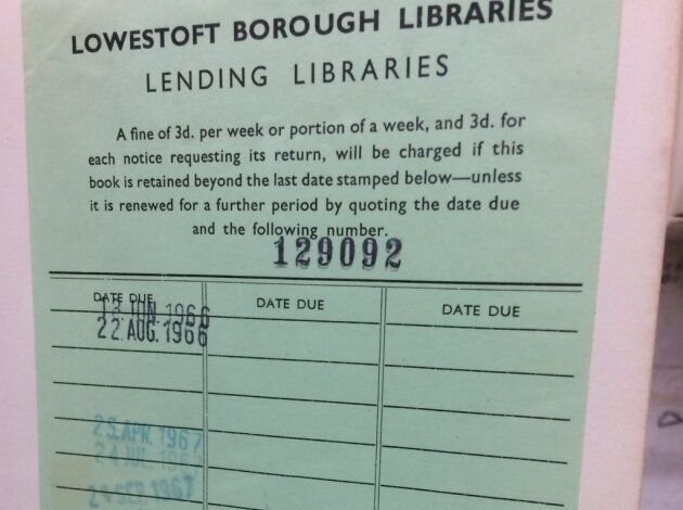 Βρετανία: Επέστρεψε βιβλίο σε βιβλιοθήκη μετά από 52 χρόνια με μια επιταγή