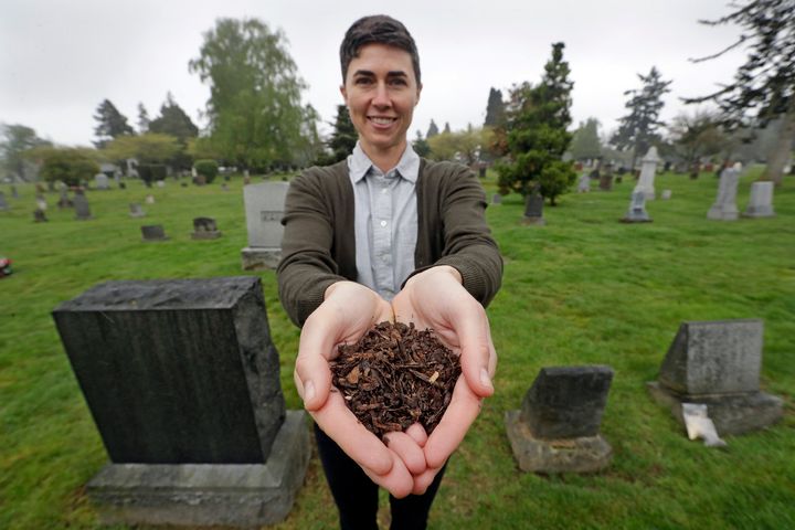 Washington State Legalizes Human Composting As Eco-Friendly Alternative |  HuffPost Latest News