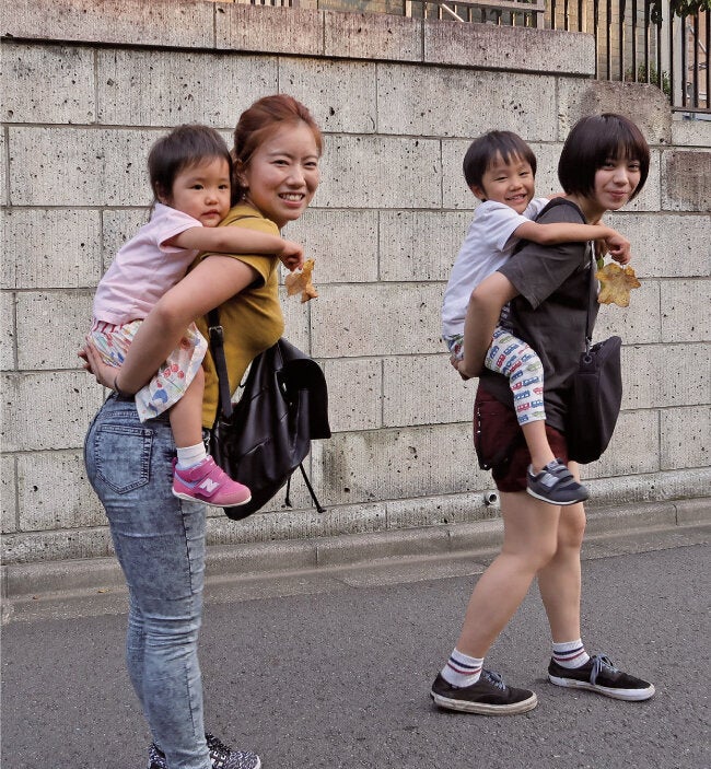 ママができないおんぶをヘルパーさんにしてもらう毎日