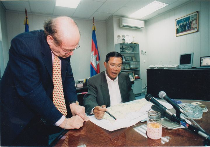 カンボジアのフン・セン首相と