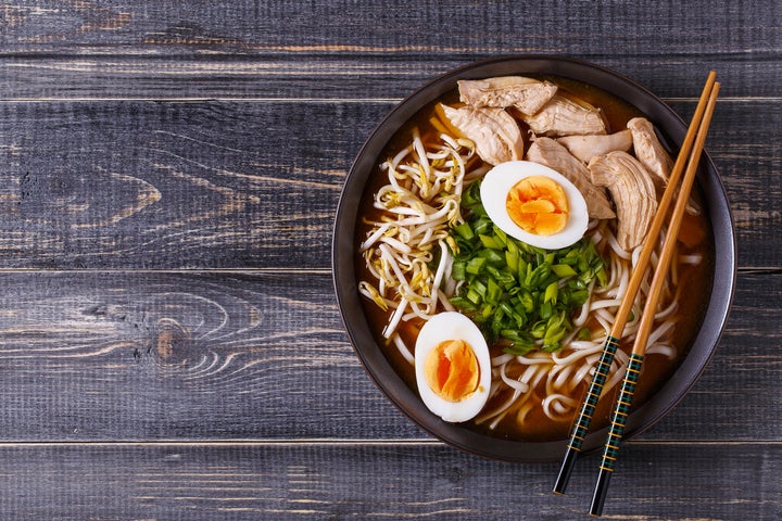 O ramen é um prato de ótimo custo benefício, mas demanda muita paciência.