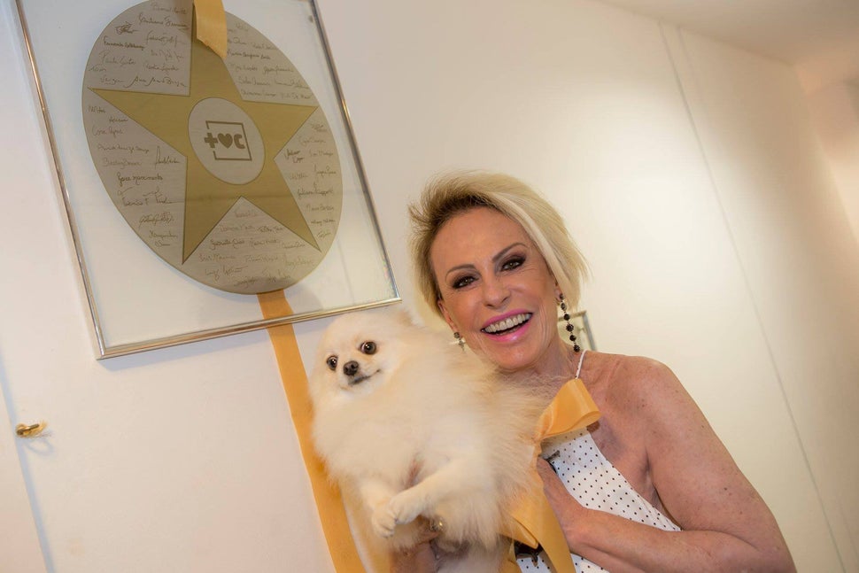 Ana Maria Braga com sua cachorrinha Paçoca. 