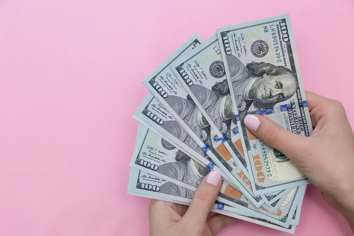 How Much Should You Spend On A Wedding Gift 6 Things To Consider