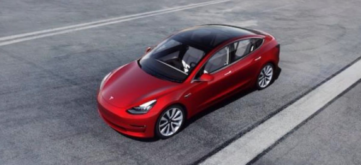 即將在台灣登場的 Tesla Model 3 接受麋鹿測試，成績相當優異。