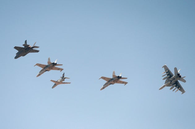 Usa-Iran, la guerra possibile passa anche per Aviano. Trump dispiegherà gli F35 in Italia