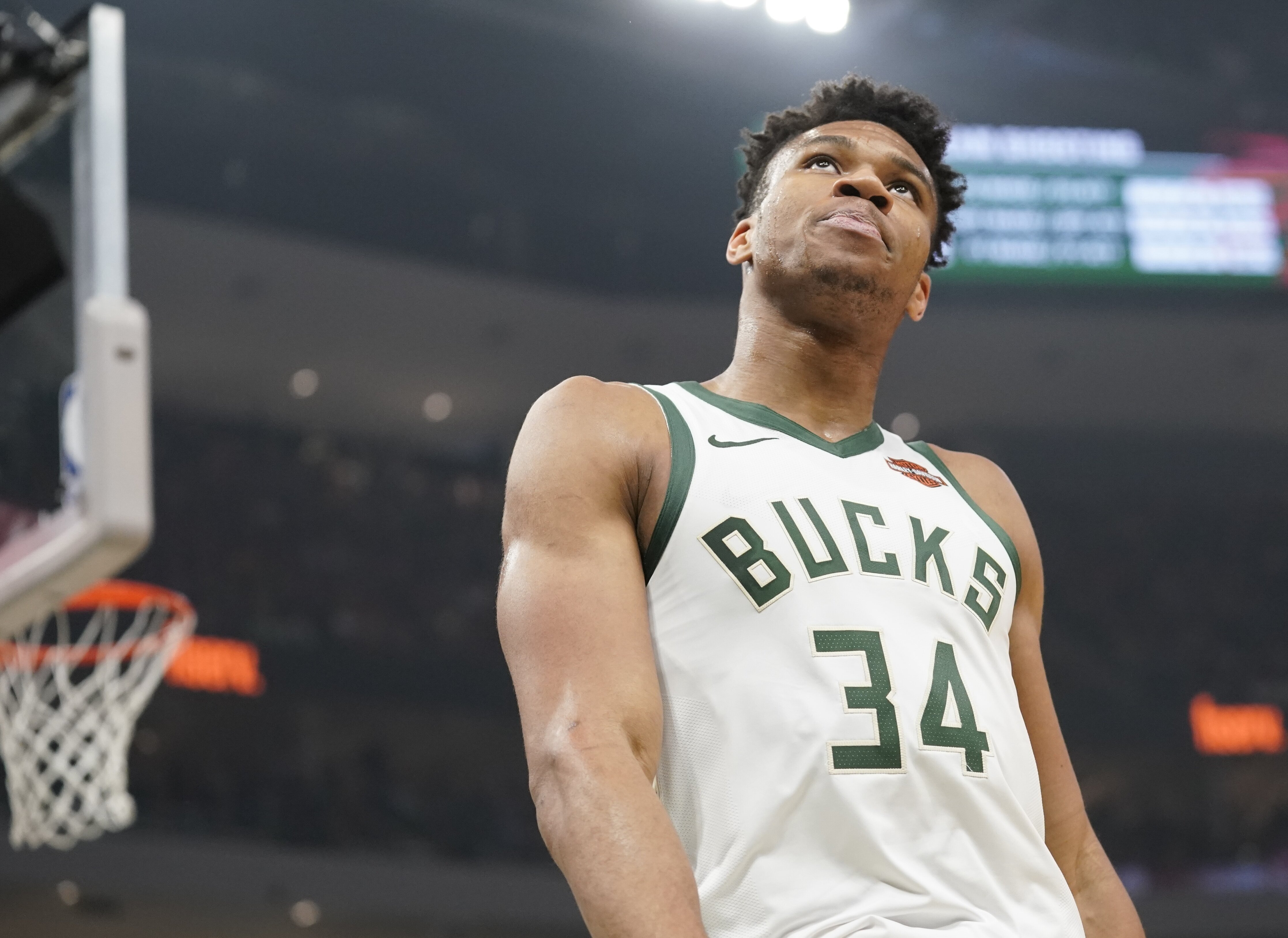 Bucks Might Need Finals To Re Sign Giannis Antetokounmpo Per Report