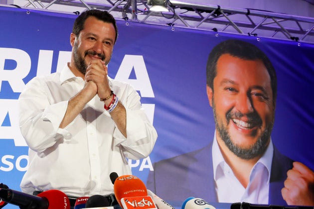 Matteo Salvini face à ses soutiens ce 26 mai à