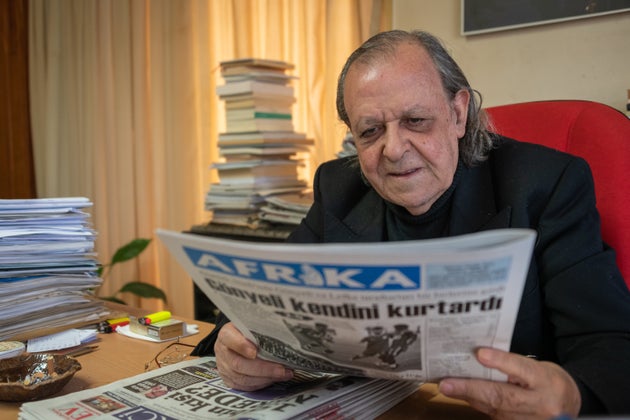 Ο Σενέρ Λεβέντ