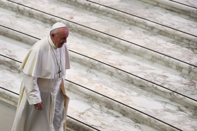 Il papa per la prima volta risponde alle accuse di Viganò su McCarrick: