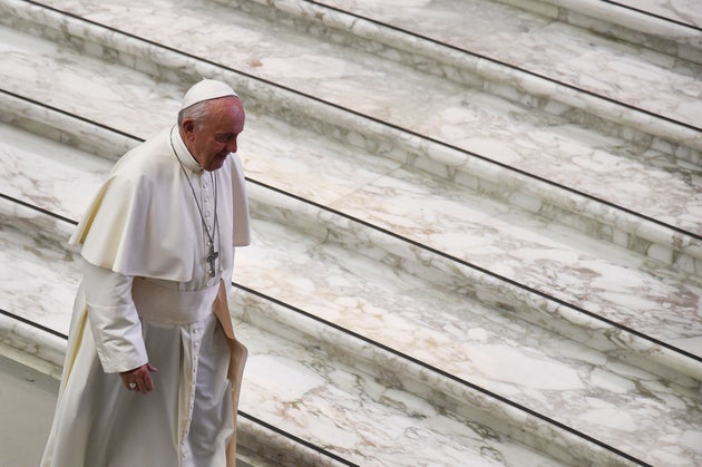 Il papa per la prima volta risponde alle accuse di Viganò su McCarrick: 