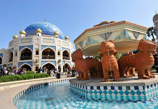 東京ディズニーシーの噴水に足を入れて涼む行為続出に広報 そのような目的で造った場所ではありません ハフポスト 東京ディズニーシーの噴水に足を入れて涼む行為続出に広報 そのような目的で造った場所ではありません ハフポスト