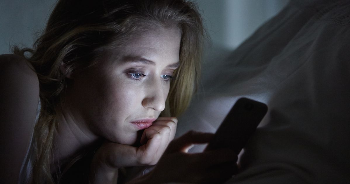 Heres Why Your Ex Keeps Texting You After The Breakup Huffpost Life