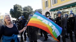 Le policier qui a blessé Geneviève Legay pensait “avoir poussé un